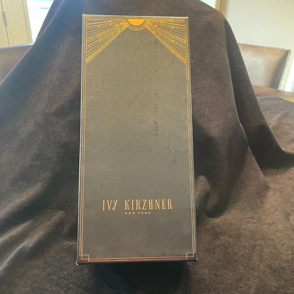 IVY KIRZHNER COLLECTION - Picture 2 of 10